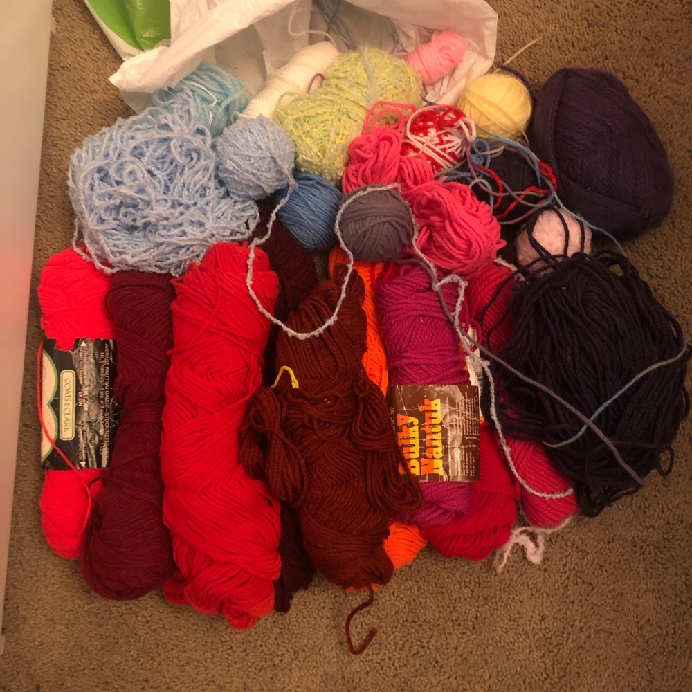 Random yarn scrap bundle